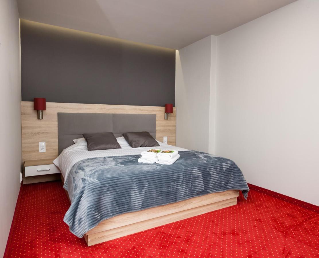 Elba Hotel Ostroleka  Buitenkant foto