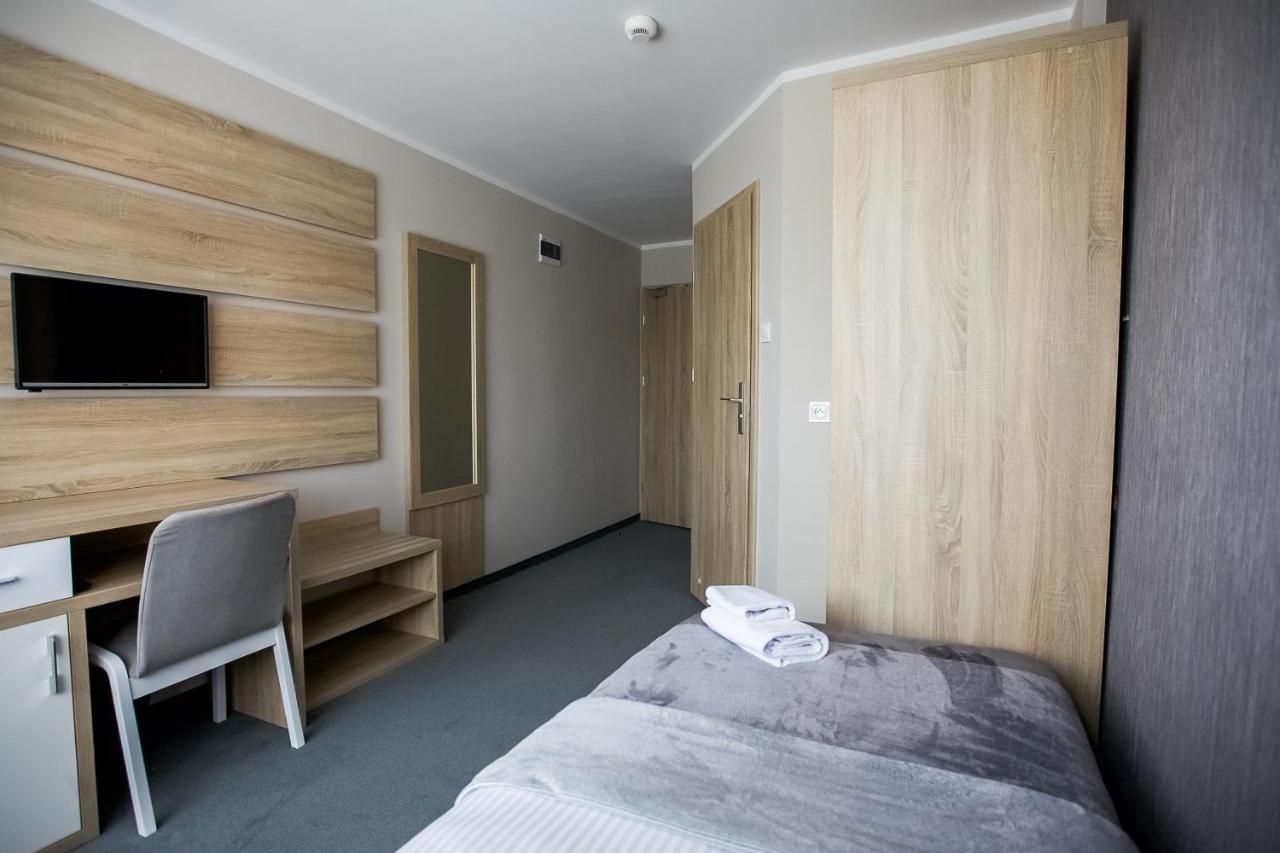 Elba Hotel Ostroleka  Buitenkant foto